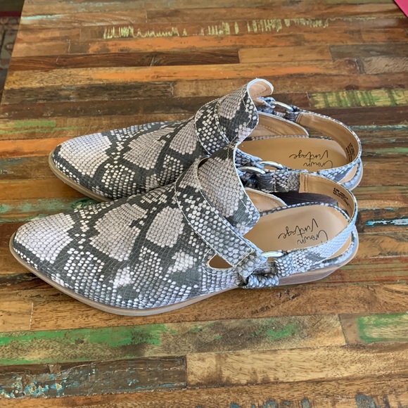 Crown Vintage Slip On Booties